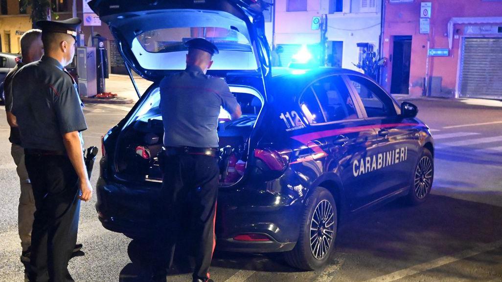 Femminicidio a Macherio, 34enne strangolata dal marito in una caserma dismessa Femminicidio a Macherio, 34enne strangolata dal marito in una caserma dismessa