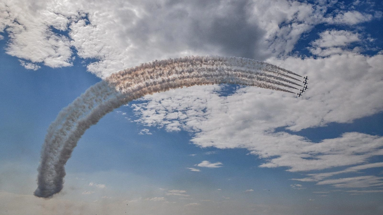 Bimbi e ragazzi ospiti dell’Aeronautica Militare all’Aeroporto Luigi Olivari di Ghedi in occasione della “Giornata per i Giovani 2025“,...