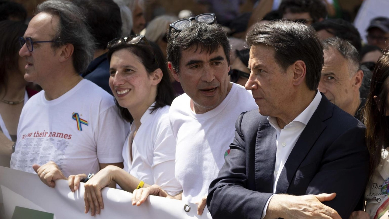 Conte invita i leader europei a un confronto a L'Aia contro la corsa al riarmo durante il vertice Nato.