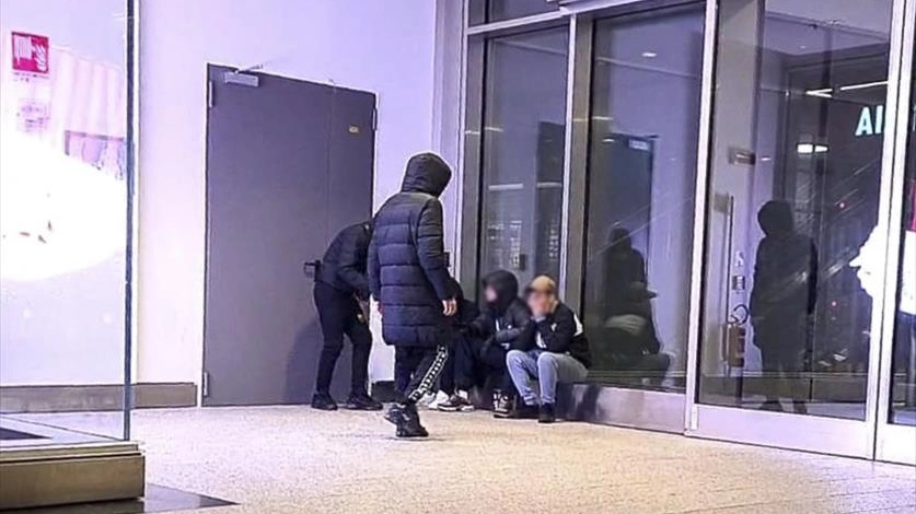 Baby gang a Porta Garibaldi: un altro weekend di violenza a Milano Baby gang a Porta Garibaldi: un altro weekend di violenza a Milano