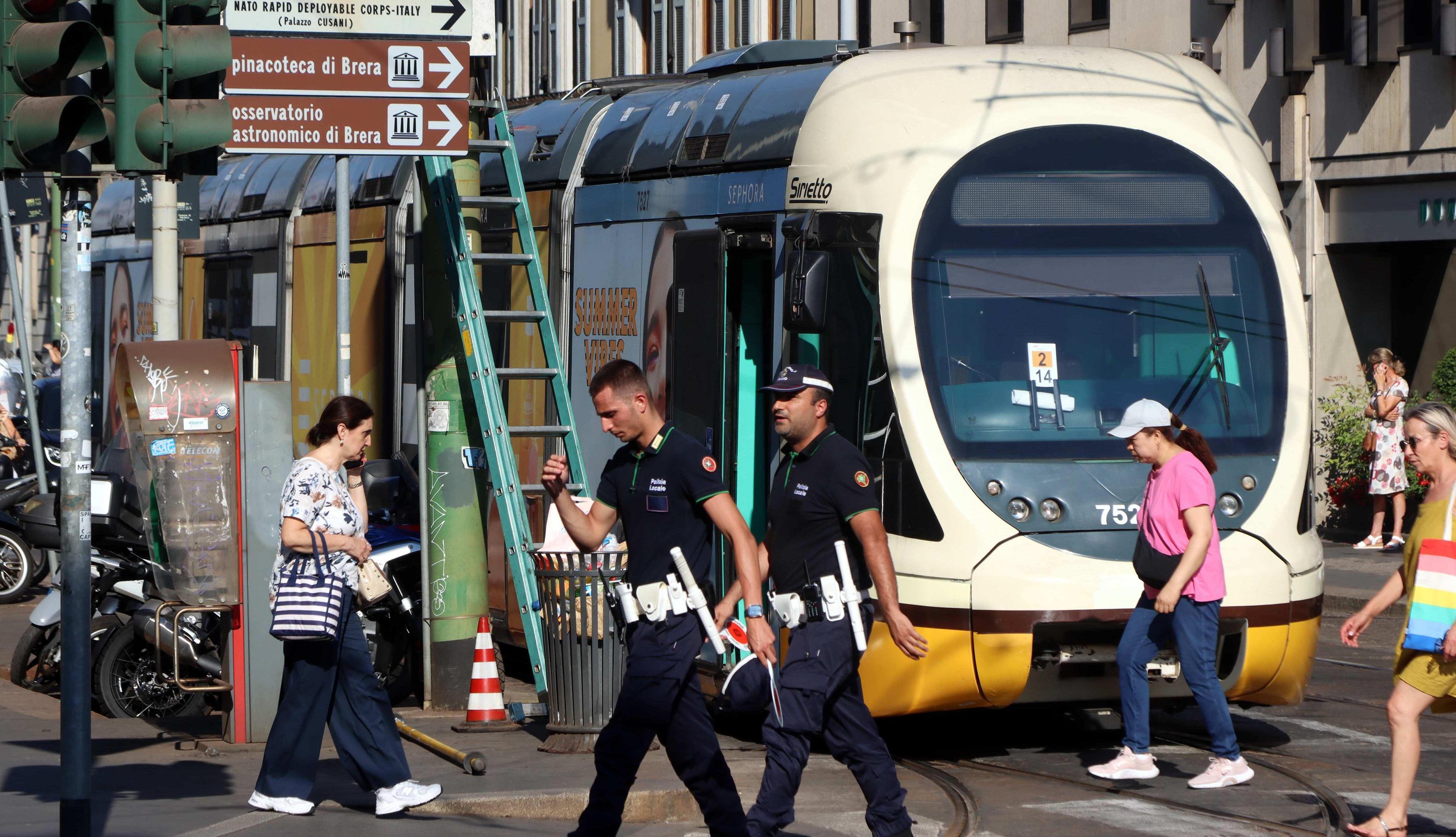 Tram fermi in centro per 45 minuti a causa di un sovraccarico di corrente