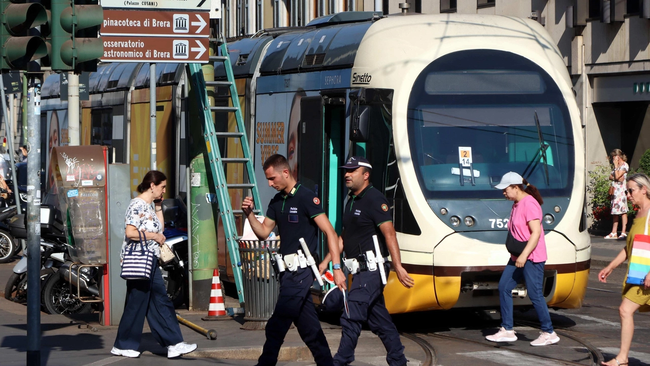 Tram fermi in centro per 45 minuti a causa di un sovraccarico di corrente
