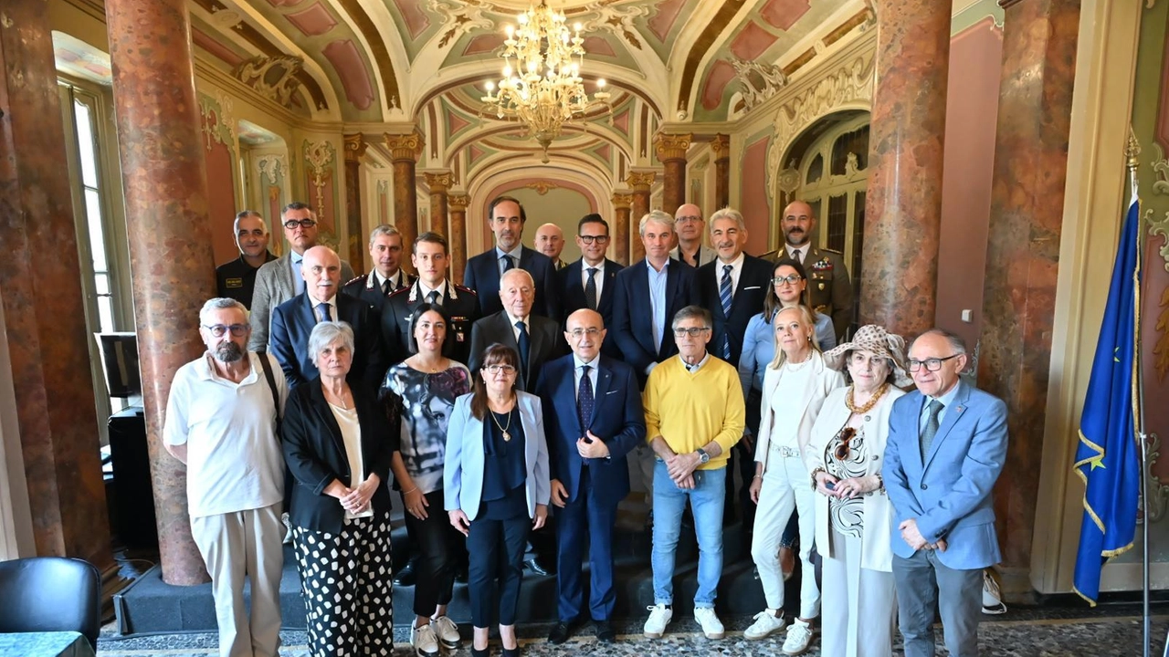 La cerimonia promossa dalla Prefettura presso la sede del Comune, nella cornice del Salone Estense, ha reso omaggio ai... La cerimonia promossa dalla Prefettura presso la sede del Comune, nella cornice del Salone Estense, ha reso omaggio ai...