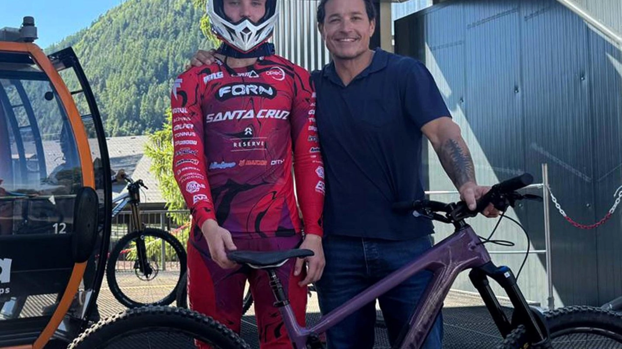 Giorgio Rocca con il figlio Tommaso ad Aprica per la tappa dell’Ixs European Cup affiancata dalla Coppa Italia Giorgio Rocca con il figlio Tommaso ad Aprica per la tappa dell’Ixs European Cup affiancata dalla Coppa Italia