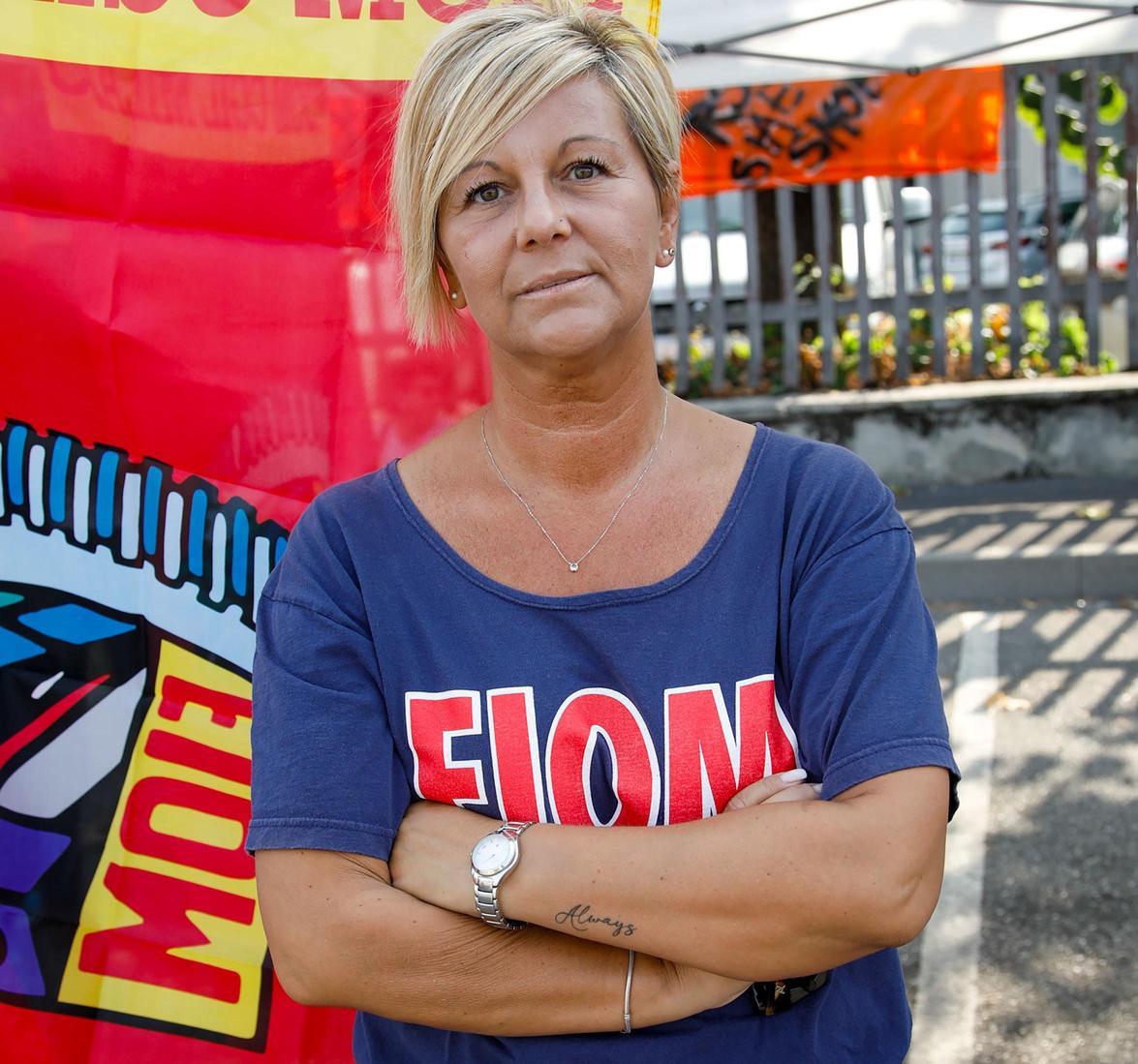 sindacalisti fiom in campo il dialogo non basta