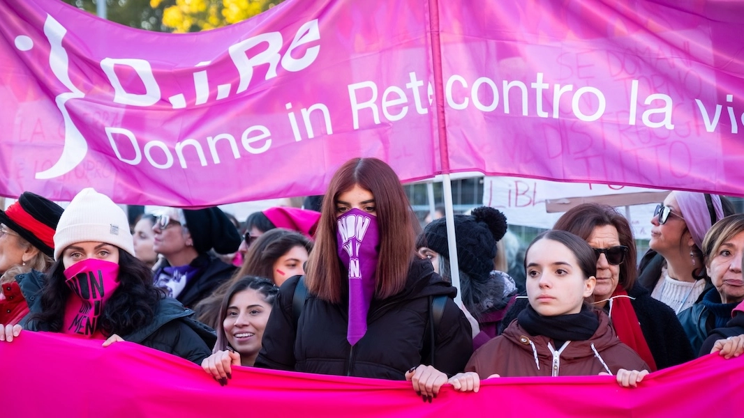 Sbloccati in ritardo i fondi E sono pochi Lo strumento che dava una speranza di riscatto alle donne vittime di violenze per ora resta solo sulla carta Sbloccati in ritardo i fondi E sono pochi Lo strumento che dava una speranza di riscatto alle donne vittime di violenze per ora resta solo sulla carta