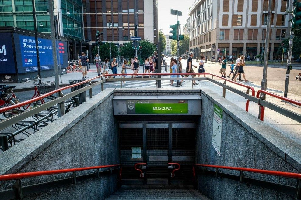 M2, rinnovo dei binari: chiuse le stazioni Moscova e Lanza
