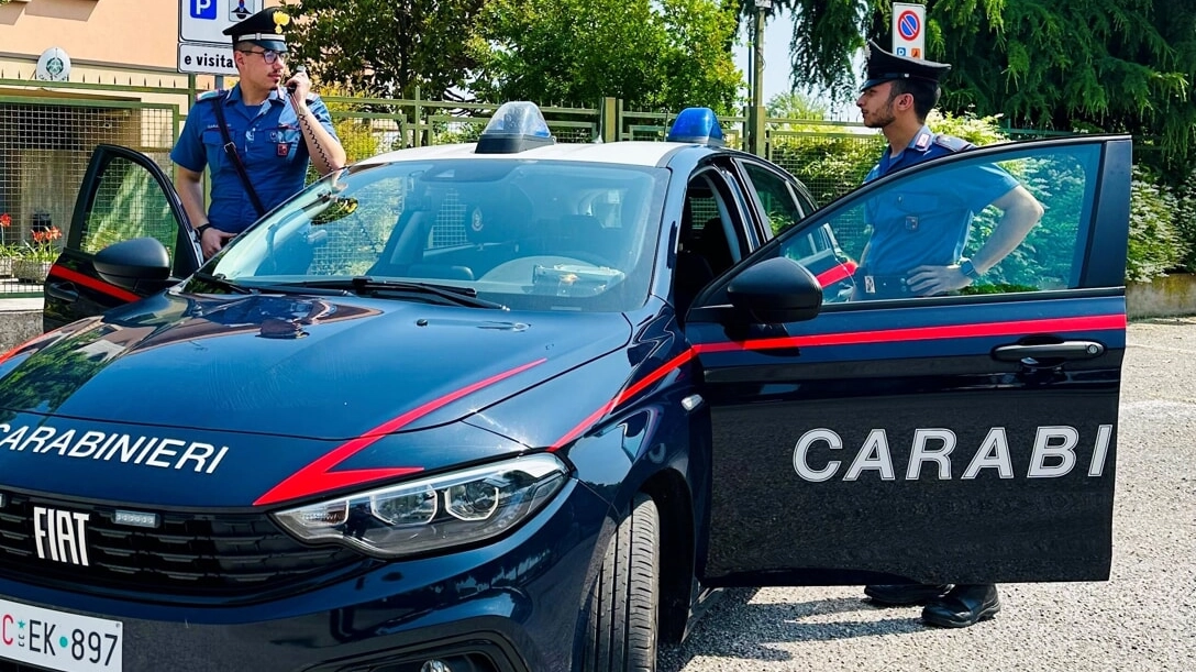 Indagano i carabinieri (Archivio) Indagano i carabinieri (Archivio)