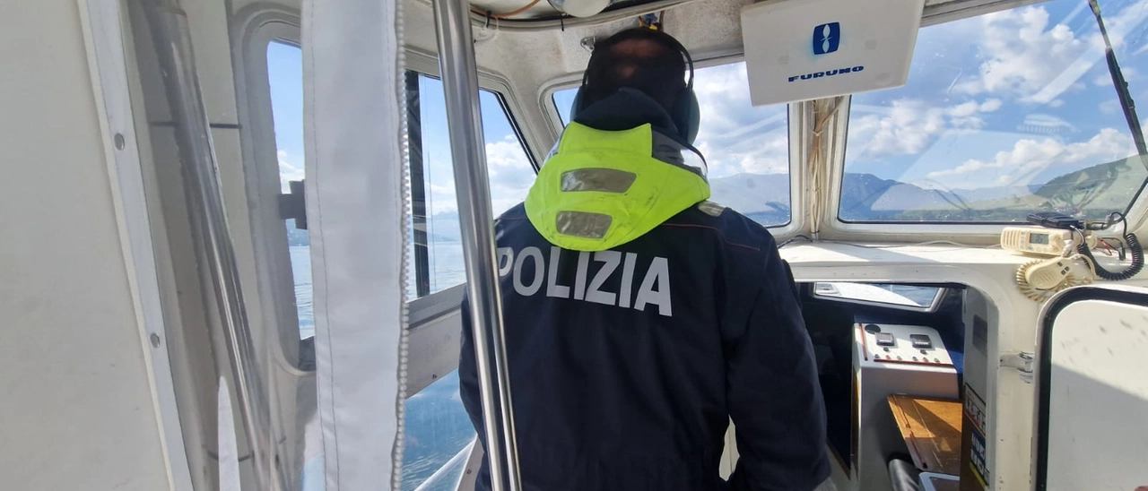 Como, barca affittata senza documenti: rischia sanzioni per 2000 euro