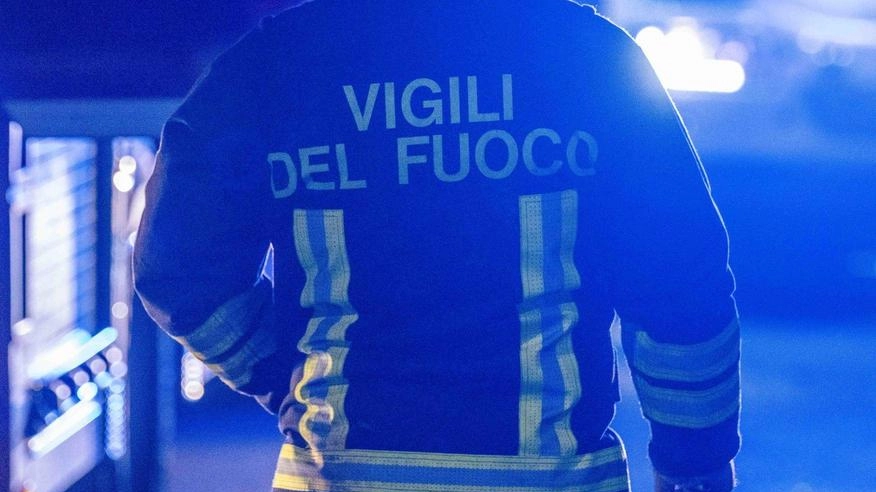 Brescia, tragedia sfiorata nella notte tra lunedì e martedì al Civile. La 74enne sottoposta a ossigenoterapia ha acceso una sigaretta. Le fiamme hanno intaccato il materasso, evacuato il reparto. Brescia, tragedia sfiorata nella notte tra lunedì e martedì al Civile. La 74enne sottoposta a ossigenoterapia ha acceso una sigaretta. Le fiamme hanno intaccato il materasso, evacuato il reparto.