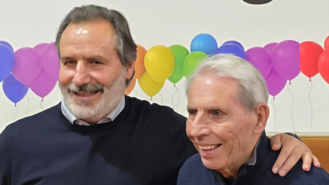 In tantissimi hanno fatto sentire il loro affetto a don Chino Pezzoli in occasione del suo novantesimo compleanno, che... In tantissimi hanno fatto sentire il loro affetto a don Chino Pezzoli in occasione del suo novantesimo compleanno, che...