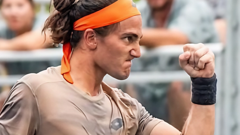 Il tennista Mattia Bellucci raggiunge il best ranking al numero 114 dopo le trasferte ad Atlanta e Washington. Federico Arnaboldi si distingue nel challenger di Cordenons, mentre Riccardo Bonadio si prepara per il suo ultimo torneo prima del ritiro. Il tennista Mattia Bellucci raggiunge il best ranking al numero 114 dopo le trasferte ad Atlanta e Washington. Federico Arnaboldi si distingue nel challenger di Cordenons, mentre Riccardo Bonadio si prepara per il suo ultimo torneo prima del ritiro.