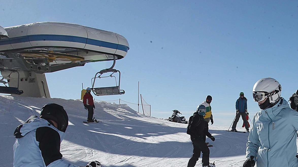 La stagione invernale si apre con successo nei comprensori sciistici di Livigno, Bormio e Valmalenco, con piste perfettamente preparate. La stagione invernale si apre con successo nei comprensori sciistici di Livigno, Bormio e Valmalenco, con piste perfettamente preparate.
