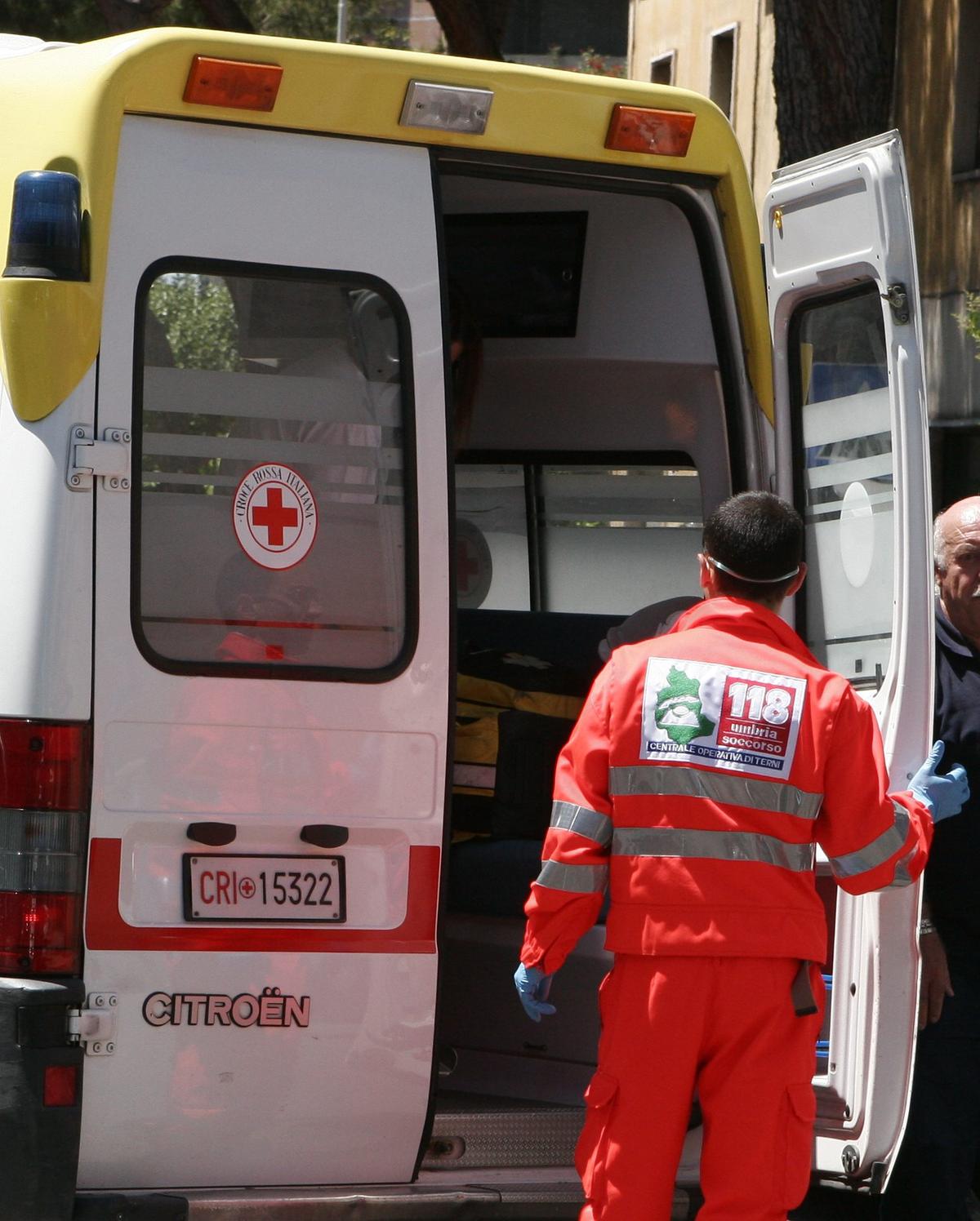 vimercate investe con l8217auto un ciclista e poi un centauro e scappa la fuga del pirata dura 24 ore