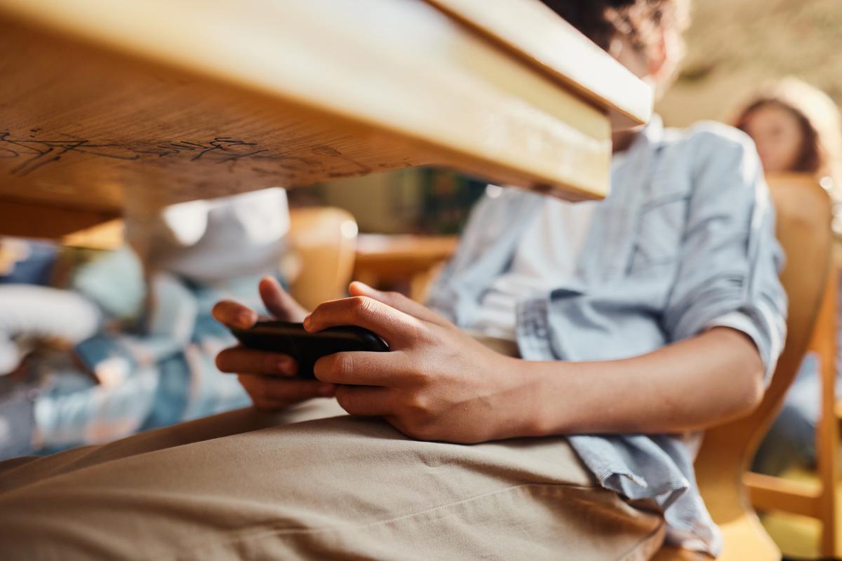 cellulari vietati a scuola il digiuno da smartphone un8217occasione per riscoprire altre forme di apprendimento e contatto sociale