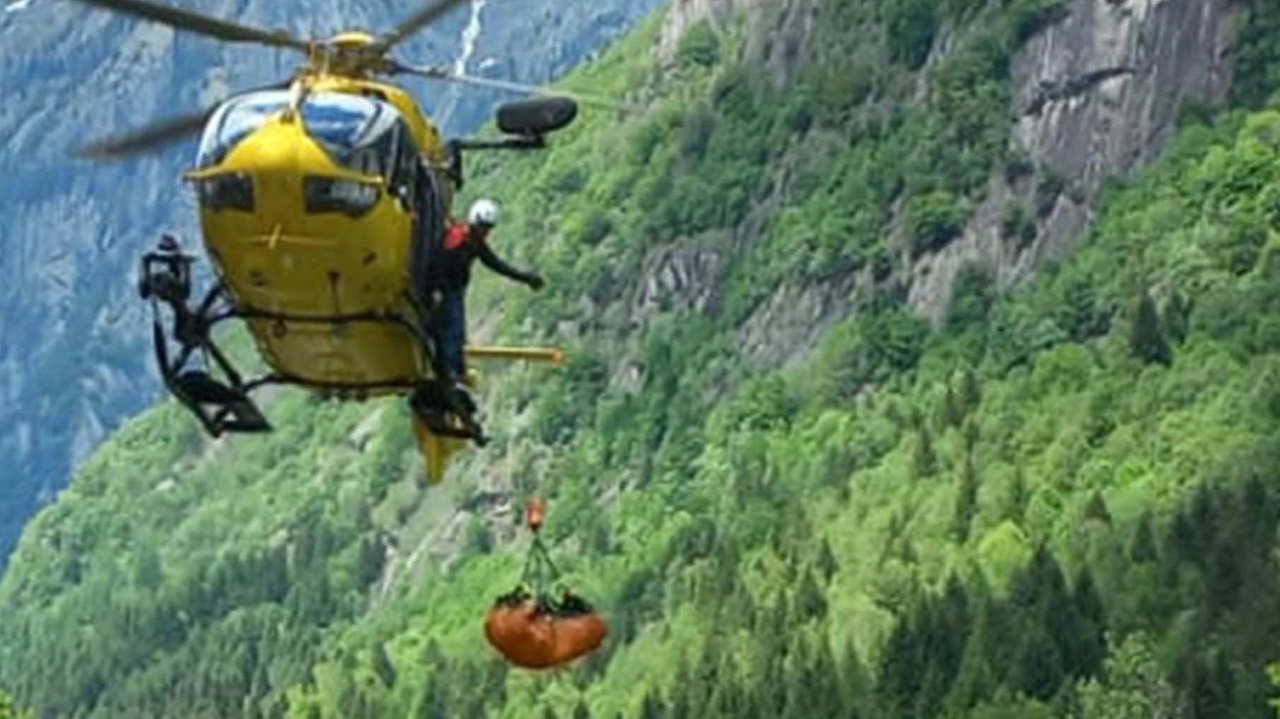 Val Masino, la vittima è Federico Beltrami. Alcuni stranieri hanno assistito all’incidente. Val Masino, la vittima è Federico Beltrami. Alcuni stranieri hanno assistito all’incidente.