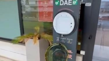 Gesto incomprensibile ai danni dell’associazione “Un bomber nel cuore“, attiva da tre anni nella donazione e posizionamento di defibrillatori in... Gesto incomprensibile ai danni dell’associazione “Un bomber nel cuore“, attiva da tre anni nella donazione e posizionamento di defibrillatori in...