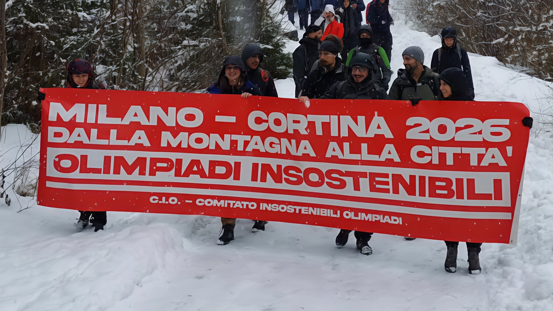 Gli attivisti hanno manifestato contro i Giochi invernali per i soldi pubblici spesi in un evento di 15 giorni