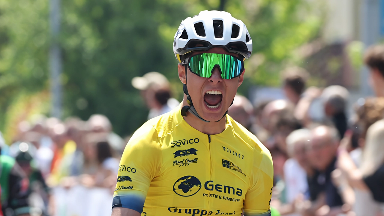 Lucas Mirko Maffei del Velo Club Sovico vince il Memorial Marcella e Pietro con una volata potente e ben coordinata. Lucas Mirko Maffei del Velo Club Sovico vince il Memorial Marcella e Pietro con una volata potente e ben coordinata.