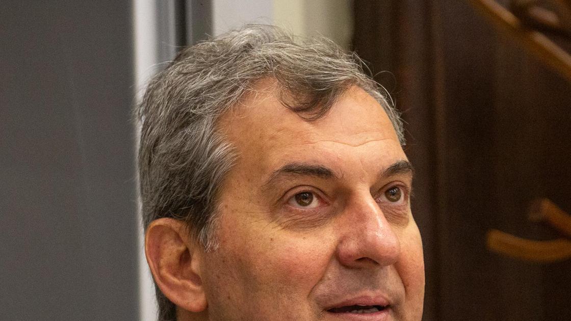 Verso le Comunali. Calabresi si rafforza. In calo i profili politici Verso le Comunali. Calabresi si rafforza. In calo i profili politici