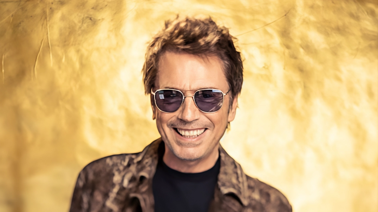 Il 3 luglio il concerto in piazza San Marco, due giorni dopo quello all’Anfiteatro degli Scavi. Dal 12 giugno al Meet l’esposizione delle sue opere visive. "Ma sogno il sagrato del Duomo". Il 3 luglio il concerto in piazza San Marco, due giorni dopo quello all’Anfiteatro degli Scavi. Dal 12 giugno al Meet l’esposizione delle sue opere visive. "Ma sogno il sagrato del Duomo".