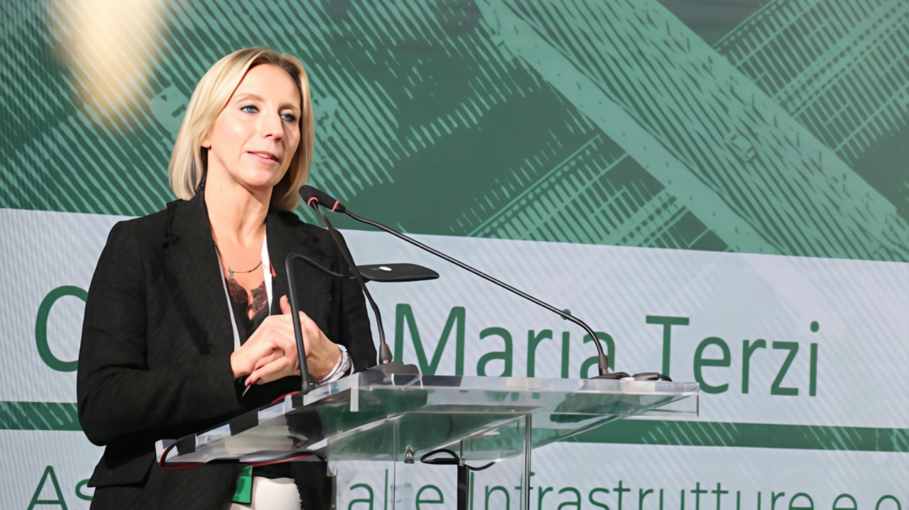 L’assessora regionale a Infrastrutture e opere pubbliche Claudia Maria Terzi cura i rapporti con i territori toccati dall’autostrada L’assessora regionale a Infrastrutture e opere pubbliche Claudia Maria Terzi cura i rapporti con i territori toccati dall’autostrada