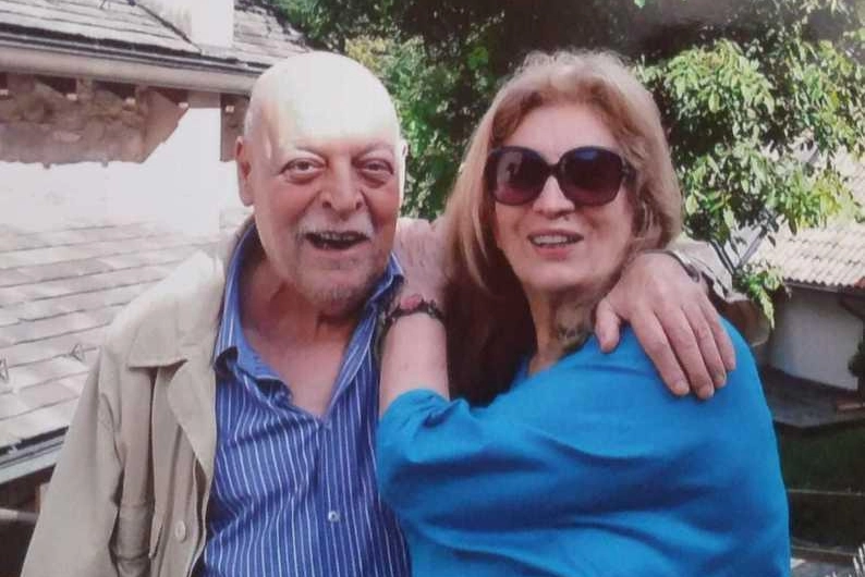 Il pianto di Iva Zanicchi. È morto a 74 anni il compagno Fausto: "Un amore profondo"
