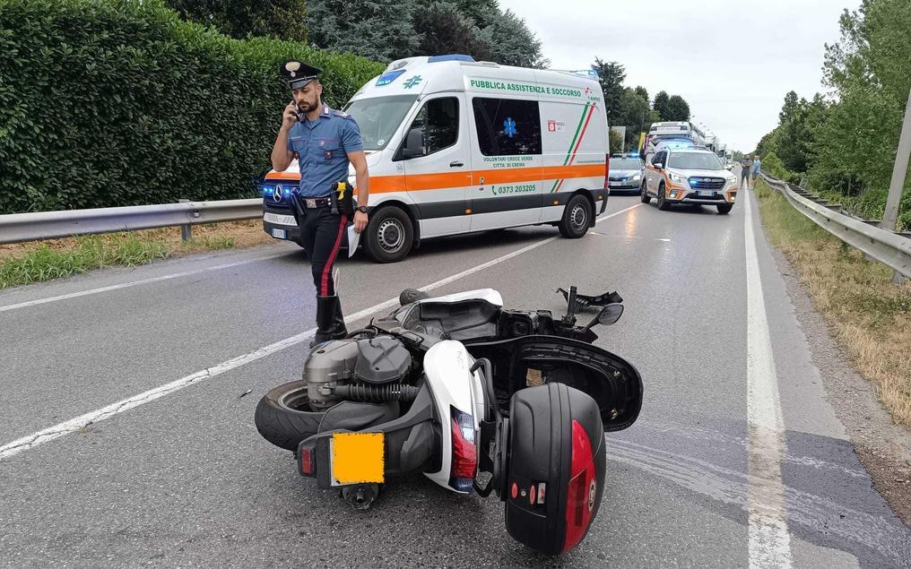 Con lo scooter contro il guard rail. Perde la vita un trentanovenne Con lo scooter contro il guard rail. Perde la vita un trentanovenne