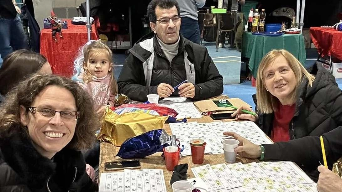 Il calendario natalizio a Gallarate promuove un'originale tombola per sostenere il commercio locale. Premi a chilometro zero e unione della comunità: un Natale speciale per valorizzare l'economia circolare. Il calendario natalizio a Gallarate promuove un'originale tombola per sostenere il commercio locale. Premi a chilometro zero e unione della comunità: un Natale speciale per valorizzare l'economia circolare.