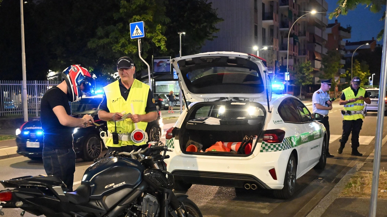 Nei primi otto servizi serali, organizzati dalla polizia locale in sinergia con i carabinieri per "accrescere la percezione di... Nei primi otto servizi serali, organizzati dalla polizia locale in sinergia con i carabinieri per "accrescere la percezione di...