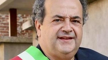 "Un segnale di vicinanza alle famiglie più numerose". Così il sindaco di Gambolò, Antonio Costantino (nella foto), spiega la... "Un segnale di vicinanza alle famiglie più numerose". Così il sindaco di Gambolò, Antonio Costantino (nella foto), spiega la...