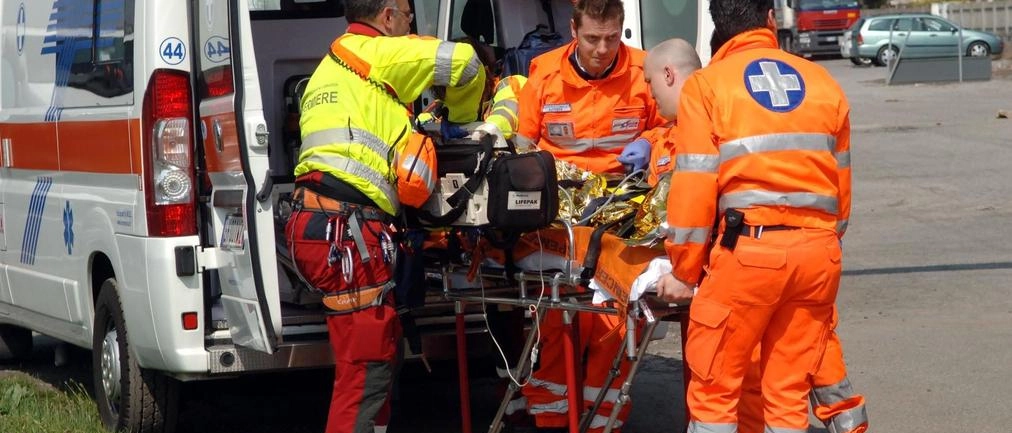 Incidente a Cornegliano Laudense, motociclista di 64 anni muore dopo lo scontro con un’auto