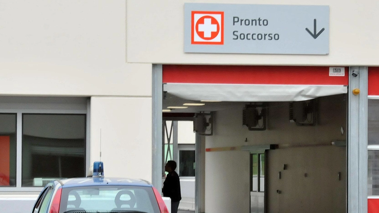 L’aggresssione è avvenuta al pronto soccorso dell’ospedale Sant’Anna L’aggresssione è avvenuta al pronto soccorso dell’ospedale Sant’Anna