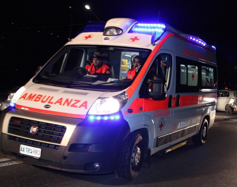 Toscolano, investito da una moto mentre attraversa la strada: morto 59enne Toscolano, investito da una moto mentre attraversa la strada: morto 59enne