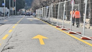 Finite le feste è tornato a trasformarsi in cantiere il lungolago di Como, dove in realtà i lavori per la... Finite le feste è tornato a trasformarsi in cantiere il lungolago di Como, dove in realtà i lavori per la...