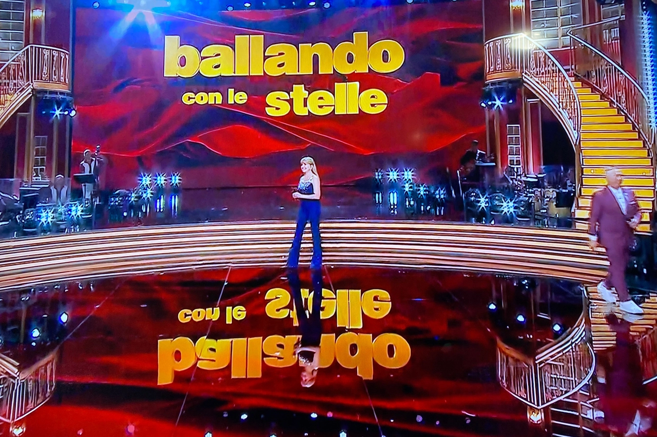 Milly Carlucci conduce la seconda puntata di 'Ballando con le Stelle'