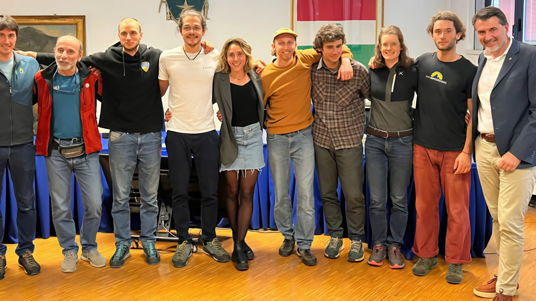 L’obiettivo dei ragazzi scelti: una nuova via su una delle pareti mitiche della Terra del Fuoco. Sono stati selezionati dopo un anno e mezzo di attività partendo da 132 candidature. L’obiettivo dei ragazzi scelti: una nuova via su una delle pareti mitiche della Terra del Fuoco. Sono stati selezionati dopo un anno e mezzo di attività partendo da 132 candidature.