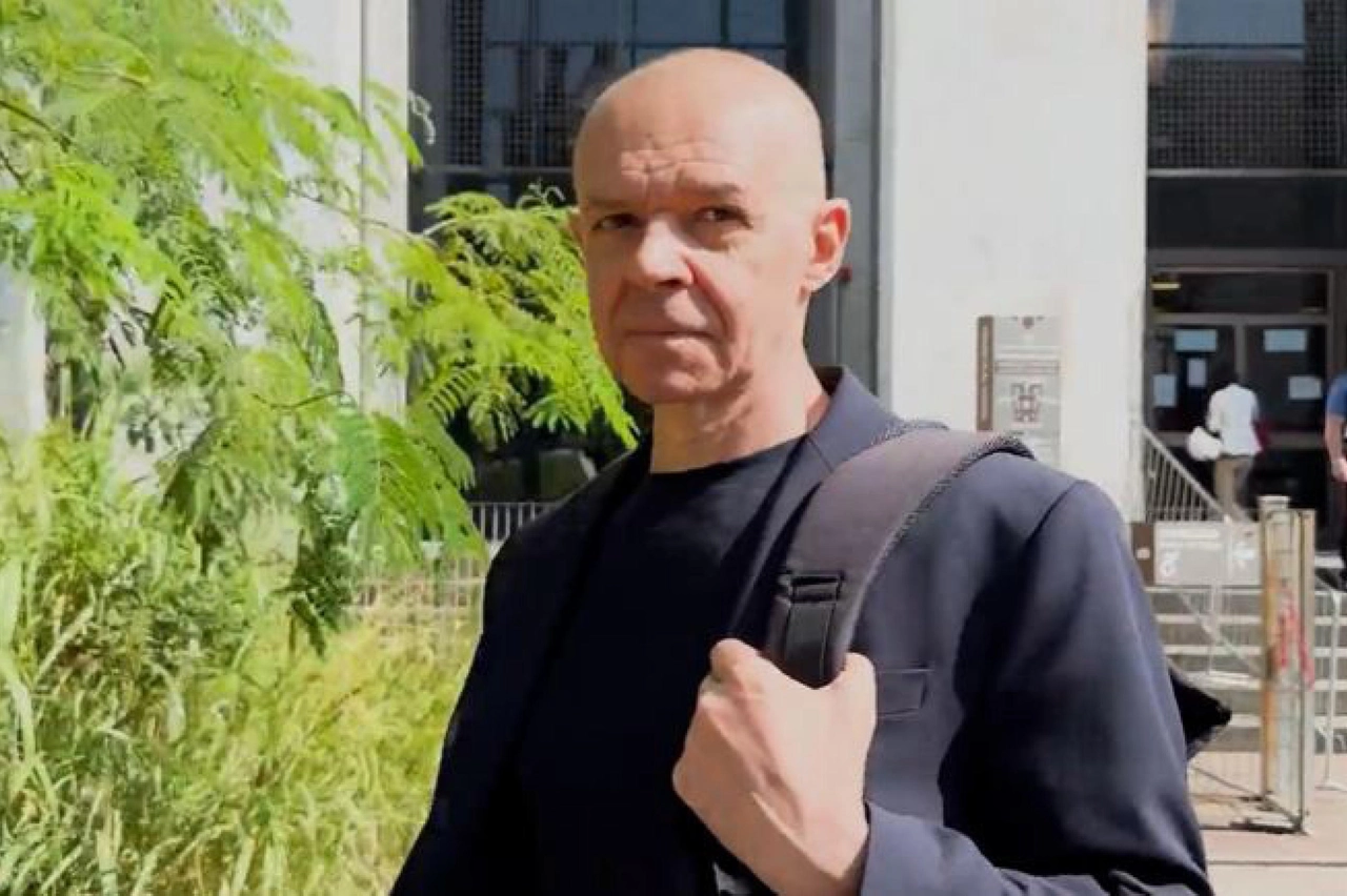 O ex-presidente da Comissão de Paisagismo da Prefeitura de Milão, Giuseppe Marinoni, chega ao Palácio da Justiça.