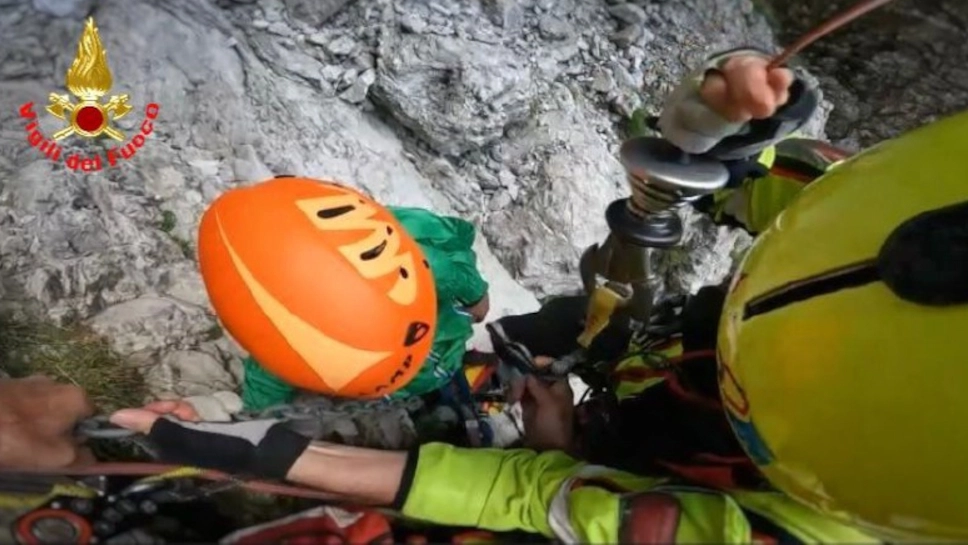 L'operazione di soccorso che ha portato al recupero del bambino