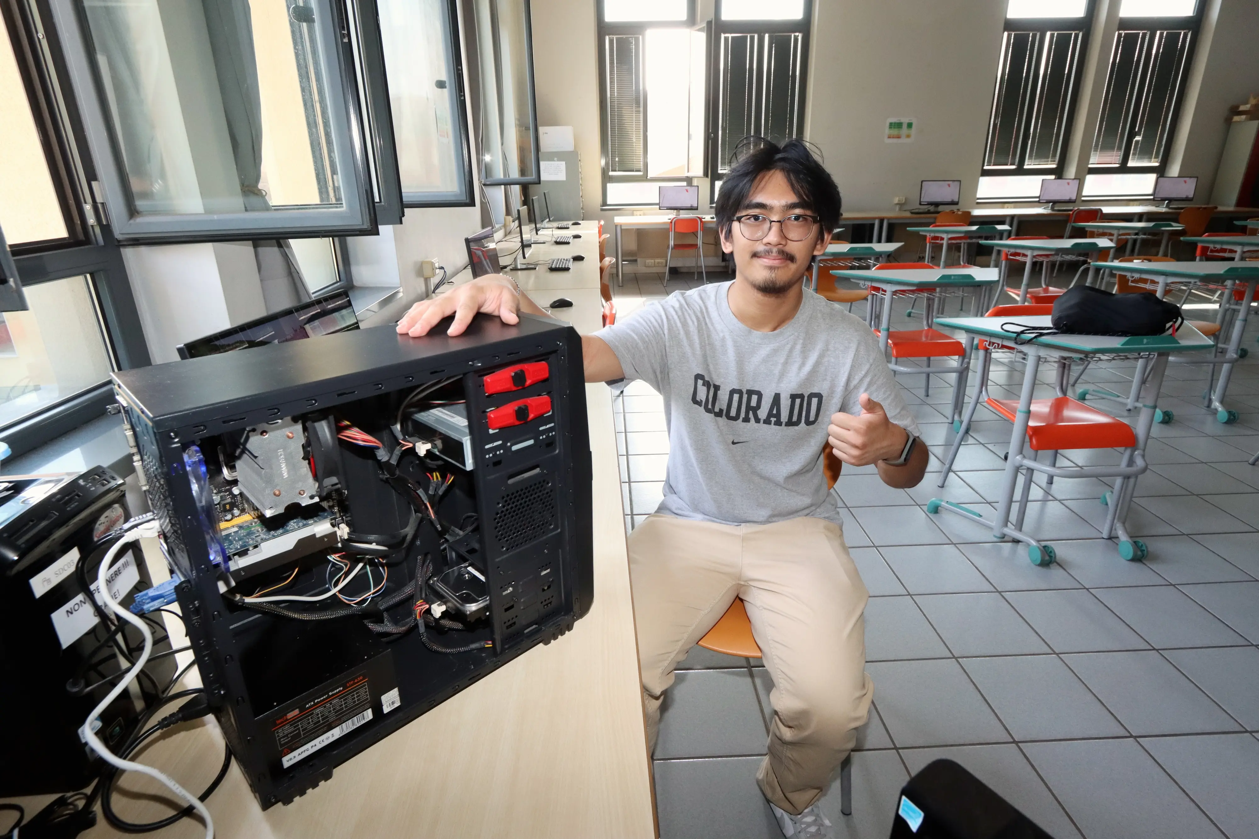 Dave, 100 e lode in Informatica. Mamma badante e papà operaio dalle Filippine per un futuro migliore: “A Milano ho scoperto l’amore per lo studio, andrò al Politecnico”