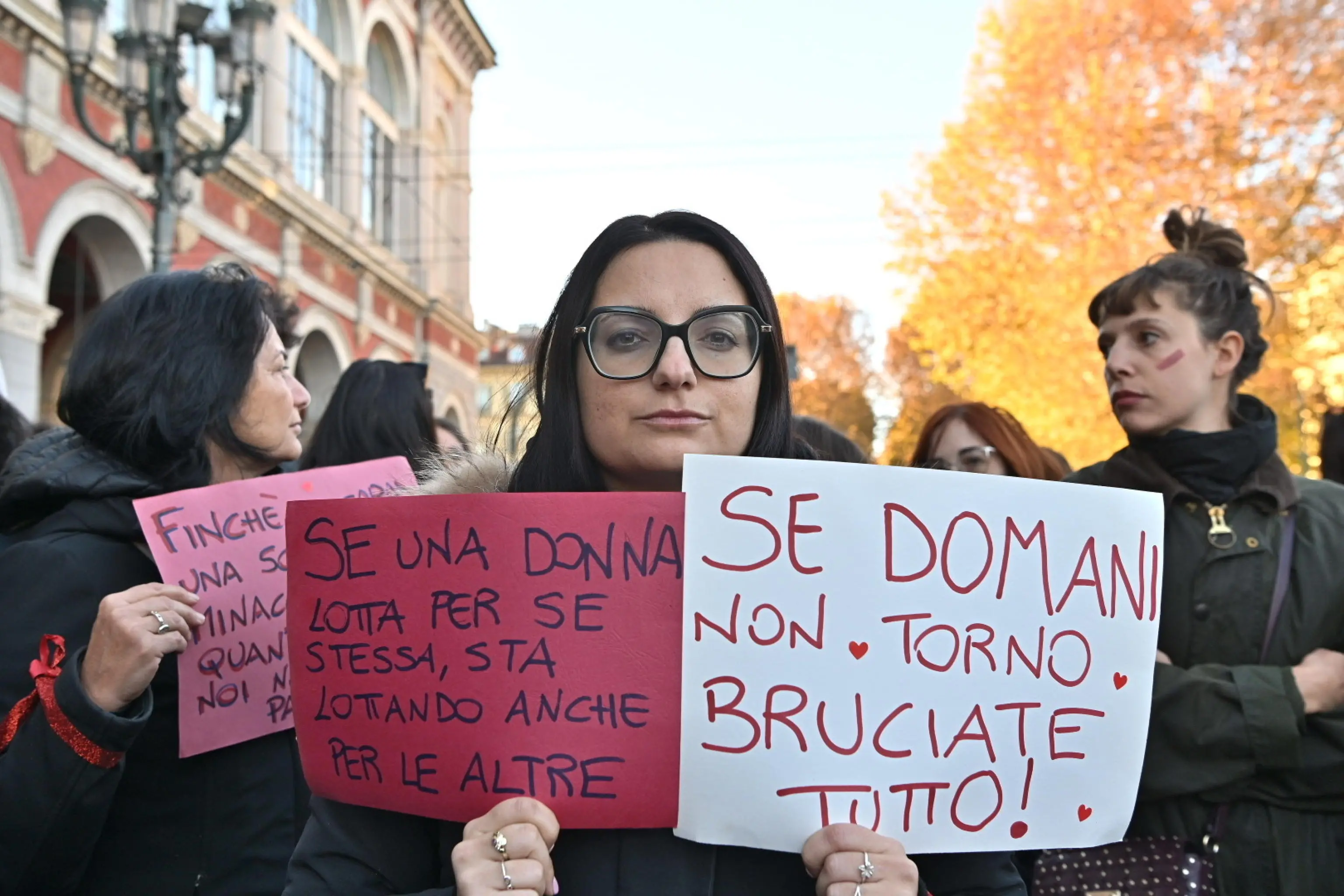 Dalmine: punta una pistola alla tempia di una donna e cerca di violentarla