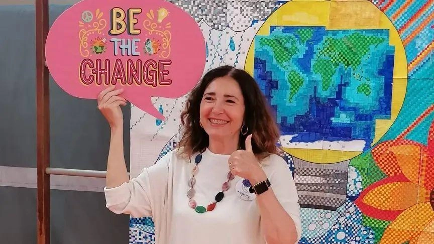 La dirigente Antonia Rizzi: «È bello battezzare questo nuovo laboratorio: è un riconoscimento per chi ha coordinato il progetto» La dirigente Antonia Rizzi: «È bello battezzare questo nuovo laboratorio: è un riconoscimento per chi ha coordinato il progetto»