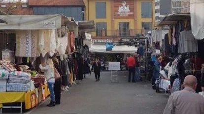 Il mercato di piazza dei Bersaglieri dovrà essere trasferito per far posto al cantiere Il mercato di piazza dei Bersaglieri dovrà essere trasferito per far posto al cantiere