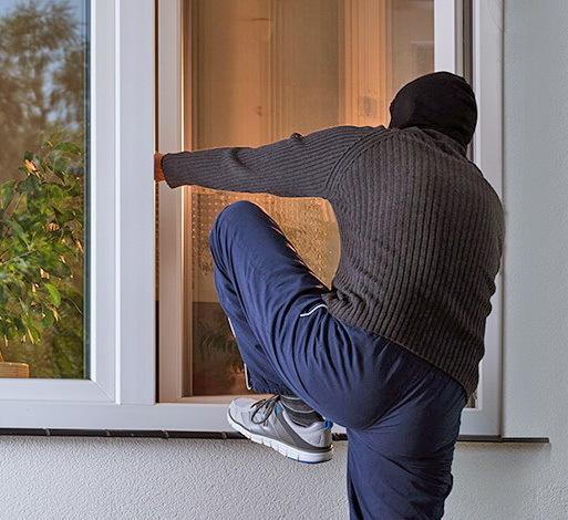 Villanterio, ladri in azione: casa a soqquadro e rubati 2mila euro in contanti