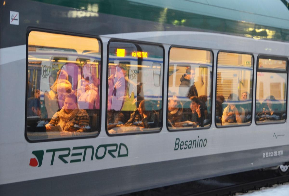 Besanino, si torna in carrozza. Per ora treni a velocità ridotta Besanino, si torna in carrozza. Per ora treni a velocità ridotta