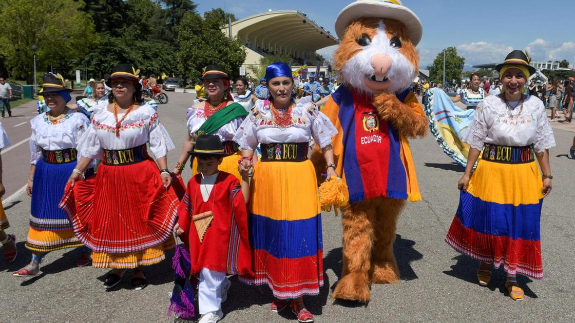 Tutti i colori dell’Ecuador. In diecimila all’Idroscalo. Balli, musica e piatti tipici per il “Primer Grito“