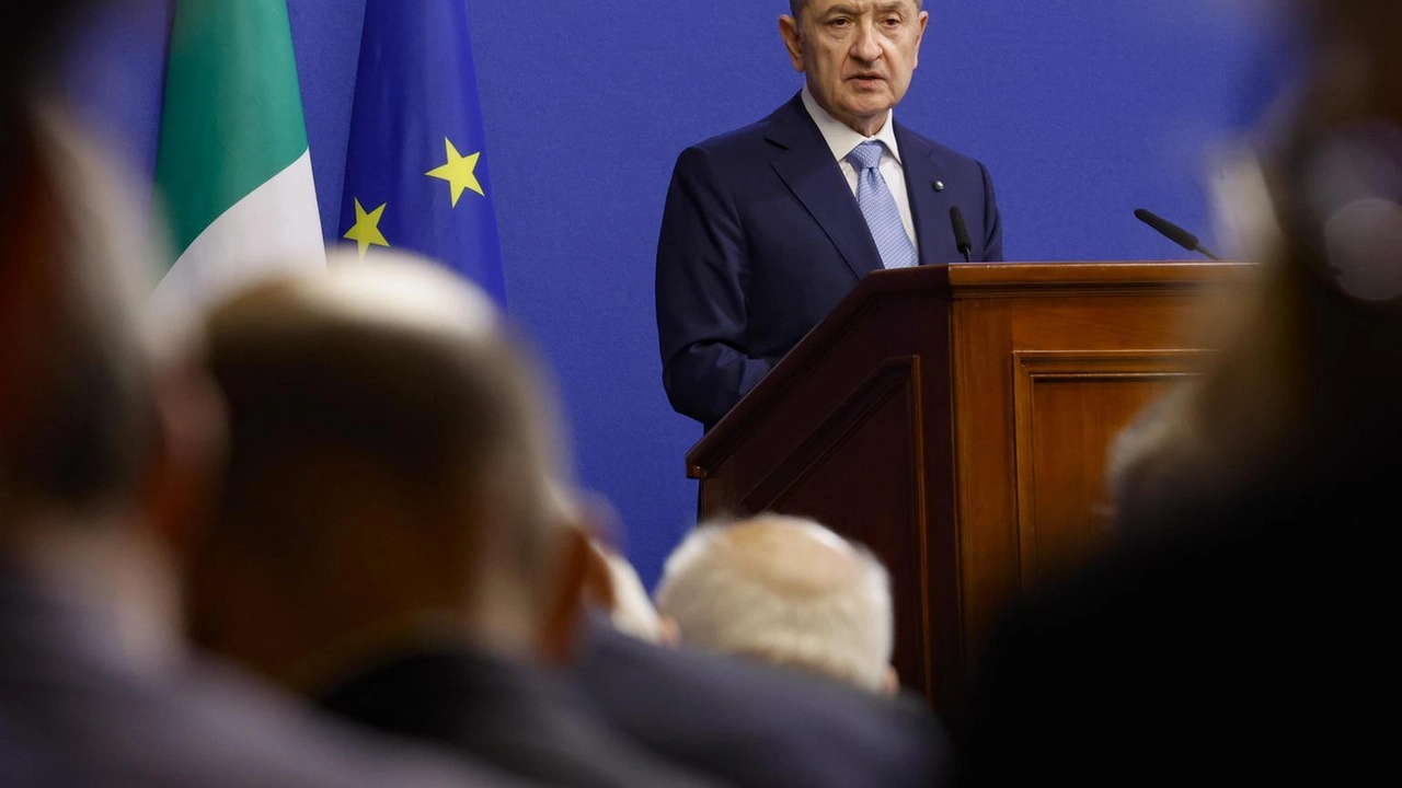 Per contrastare riciclaggio e finanziamento del terrorismo Per contrastare riciclaggio e finanziamento del terrorismo
