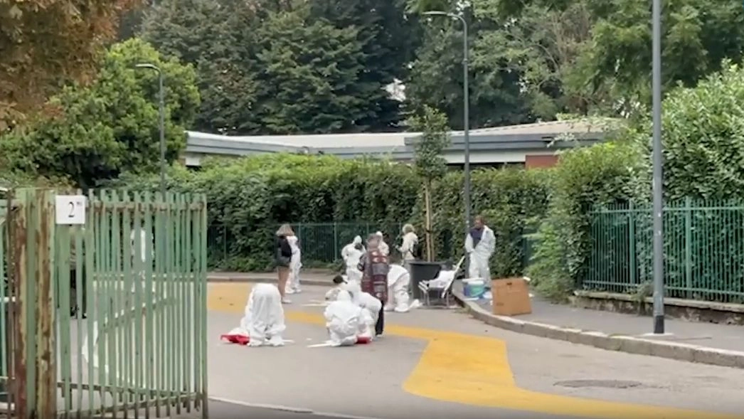 Milano, via Pescarenico diventa pedonale (Frame video Mianews) Milano, via Pescarenico diventa pedonale (Frame video Mianews)