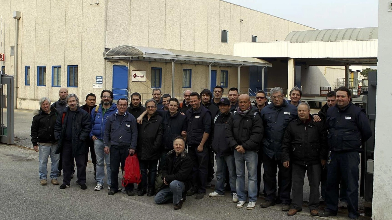 Annunciato il trasferimento di sessanta dipendenti nella sede vicina a Gorizia. Dalla produzione della gomma al grafene. Tagli del personale iniziati nel 2012.