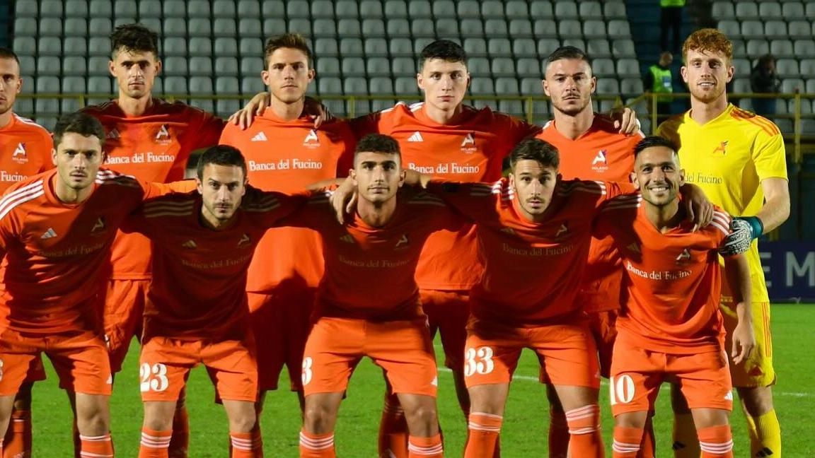 La squadra dell’Alcione Milano in occasione dell’ultima uscita stagionale allo Stadio “Breda“ contro il Novara